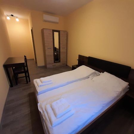 Barsony Vendeglo Es Panzio Bed & Breakfast Szecseny ภายนอก รูปภาพ