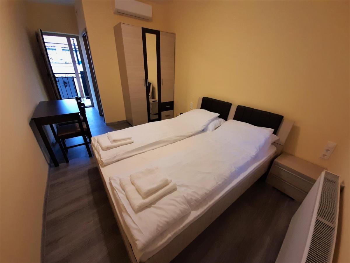 Barsony Vendeglo Es Panzio Bed & Breakfast Szecseny ภายนอก รูปภาพ