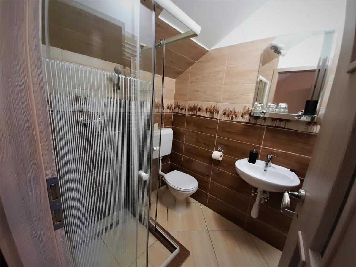 Barsony Vendeglo Es Panzio Bed & Breakfast Szecseny ภายนอก รูปภาพ